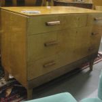 495 8423 CHEST OF DRAWERS